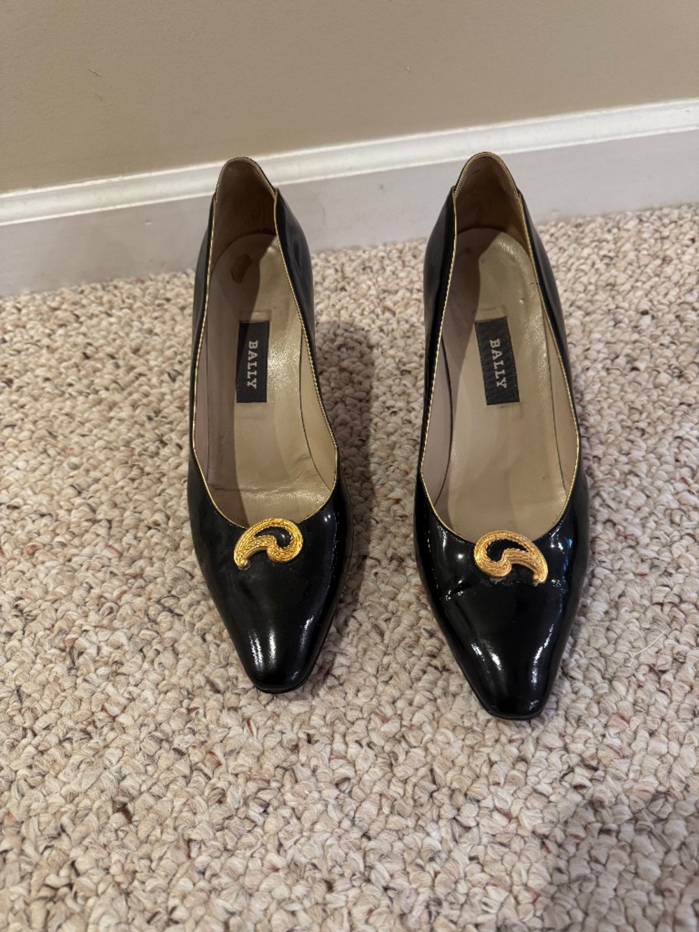 Bally Ladies Heel Pump Black Patent Leather Size 8.5